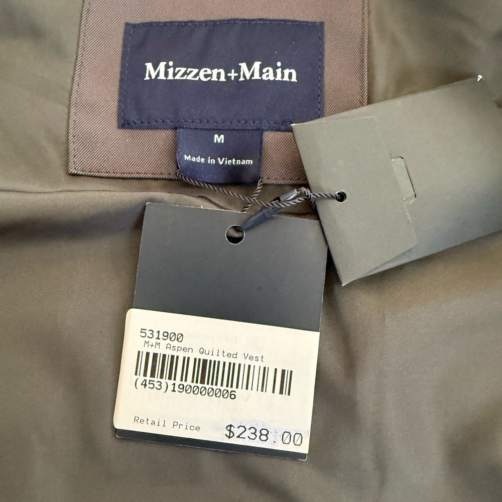 Mizzen & Main Men's Navy Blue Aspen Quilted Vest NWT size Medium - Picture 4 of 4